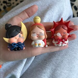 Popmart Crybaby Crying to the moon minis (SUN IS ONLY AVAILABLE)